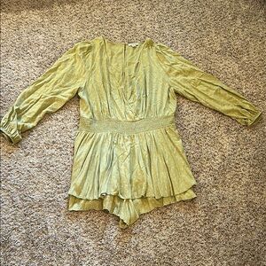 American Eagle - Green Floral Long Sleeve Romper